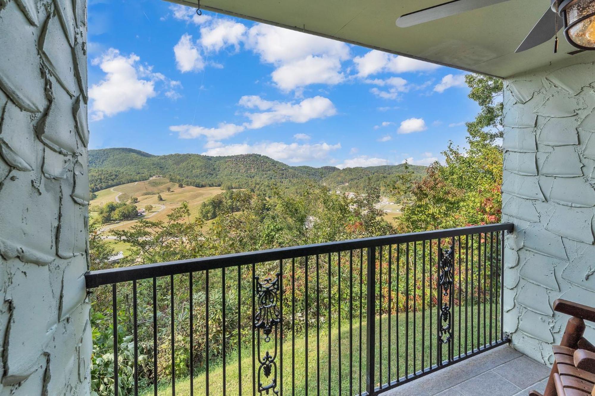 Mountain Views At Dolly'S Castle Unit 2 Daire Sevierville Dış mekan fotoğraf